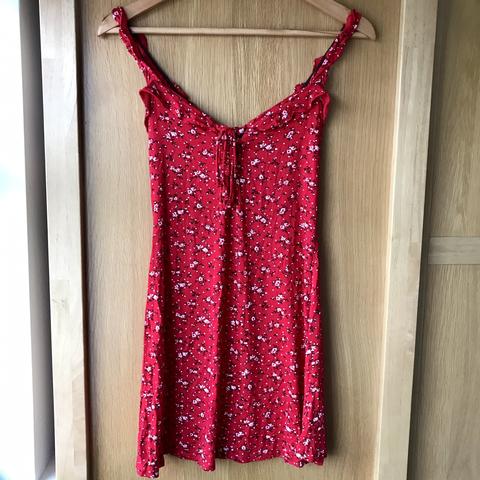 Pretty little thing red floral outlet dress