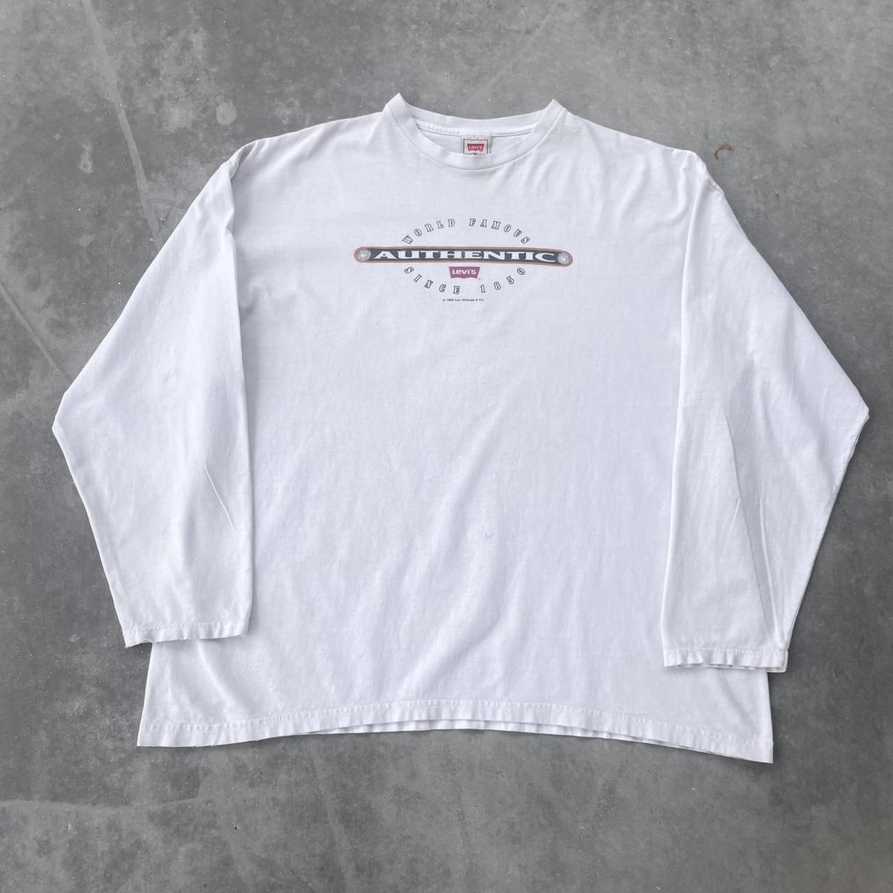 Levi's Men's White T-shirt | Depop