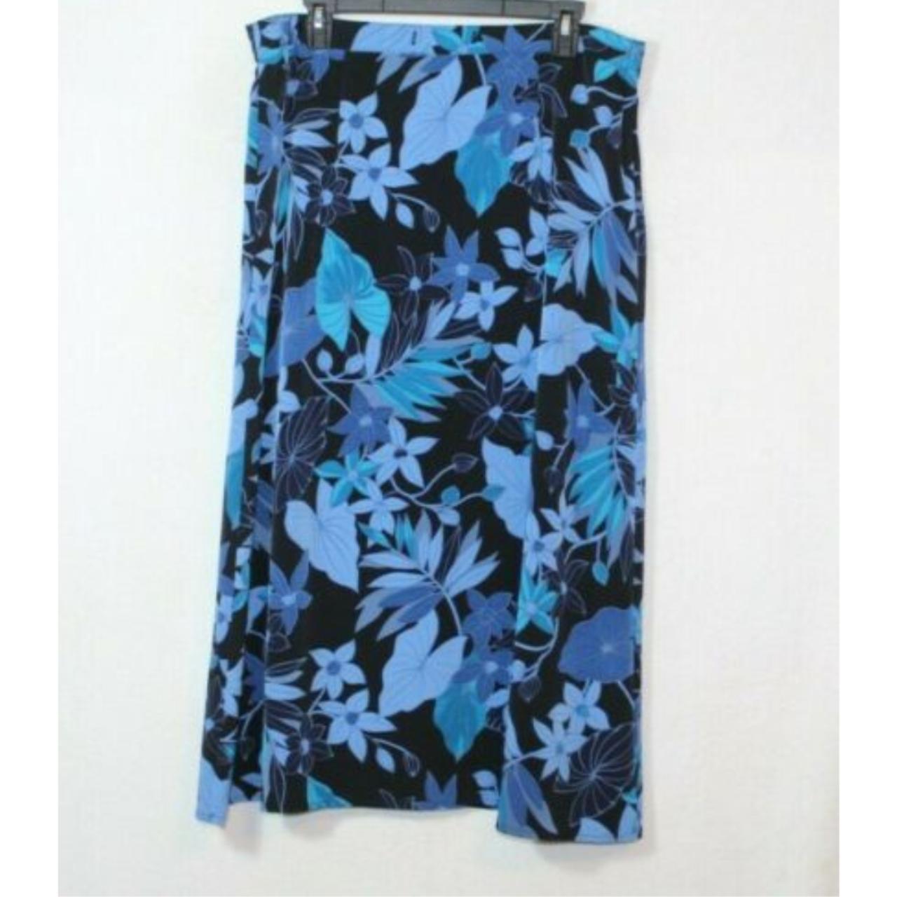 Vintage Sag Harbor womens skirt size LP navy floral... - Depop