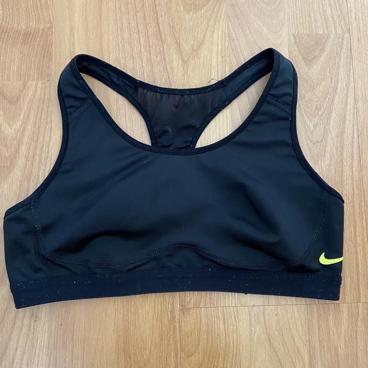 Nike Women's Logo Razor Back Sports Bra Small. Black - Depop