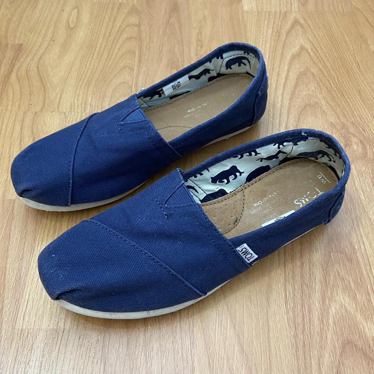 Toms slippers best sale size 6