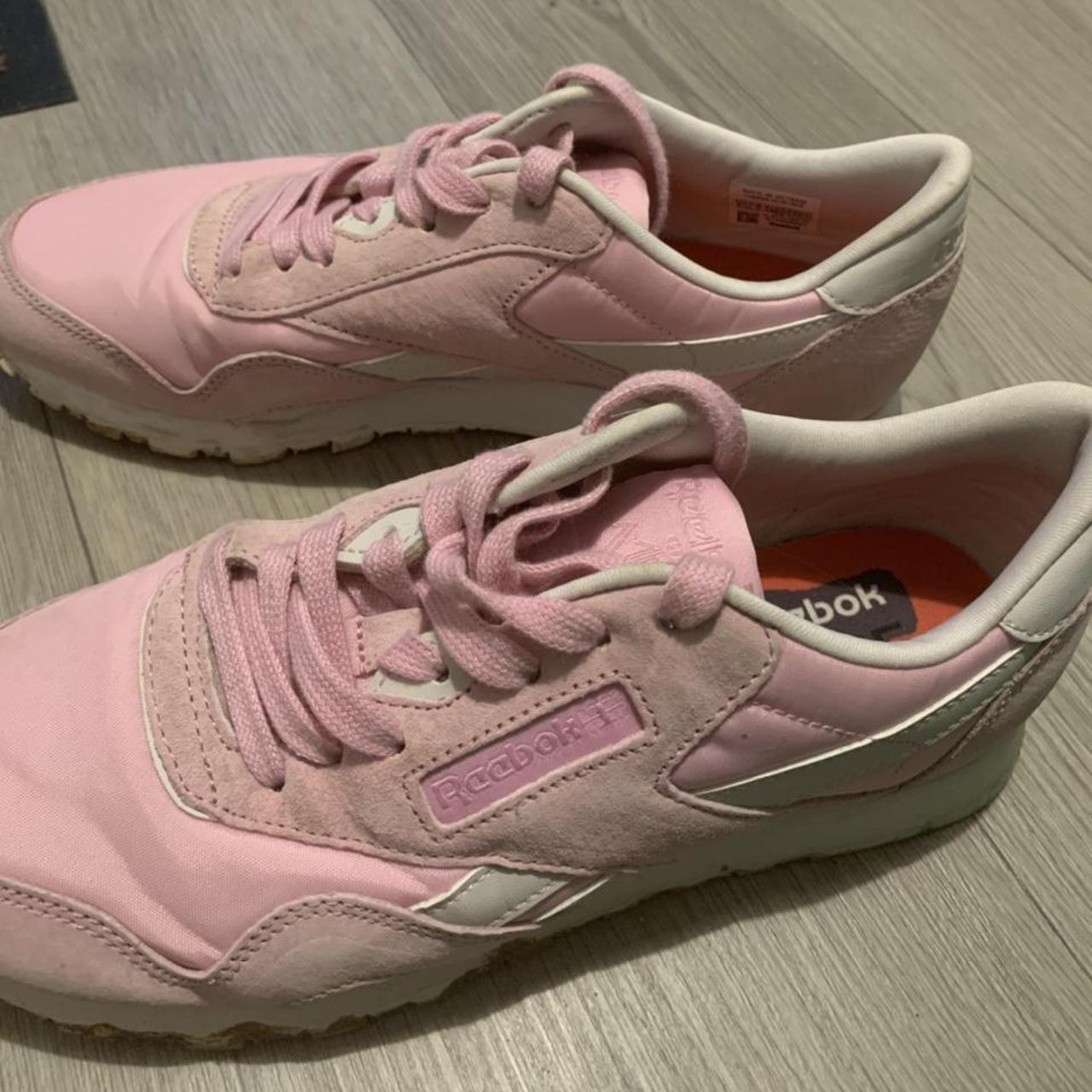 Baby pink on sale reebok trainers