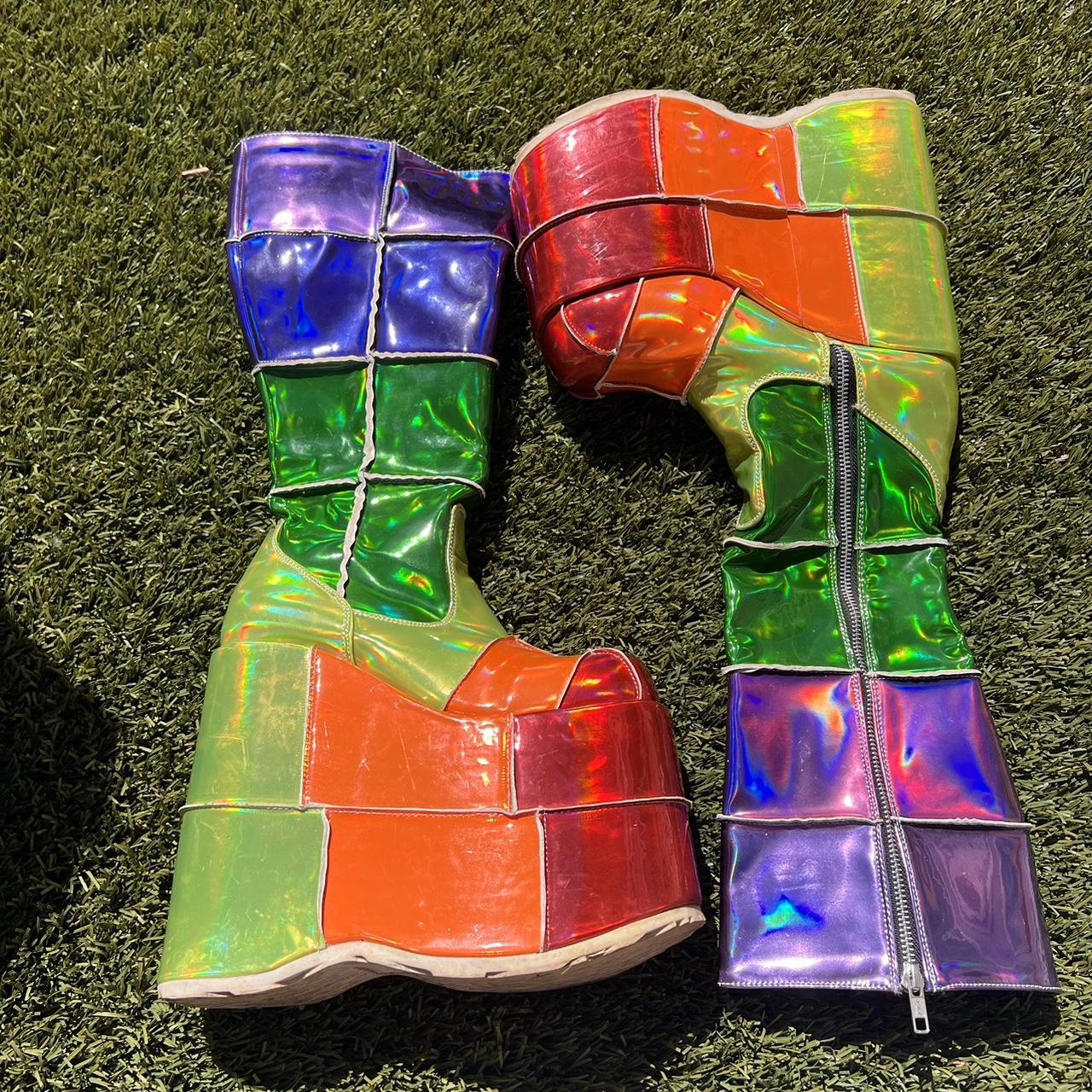 demonia holographic platforms