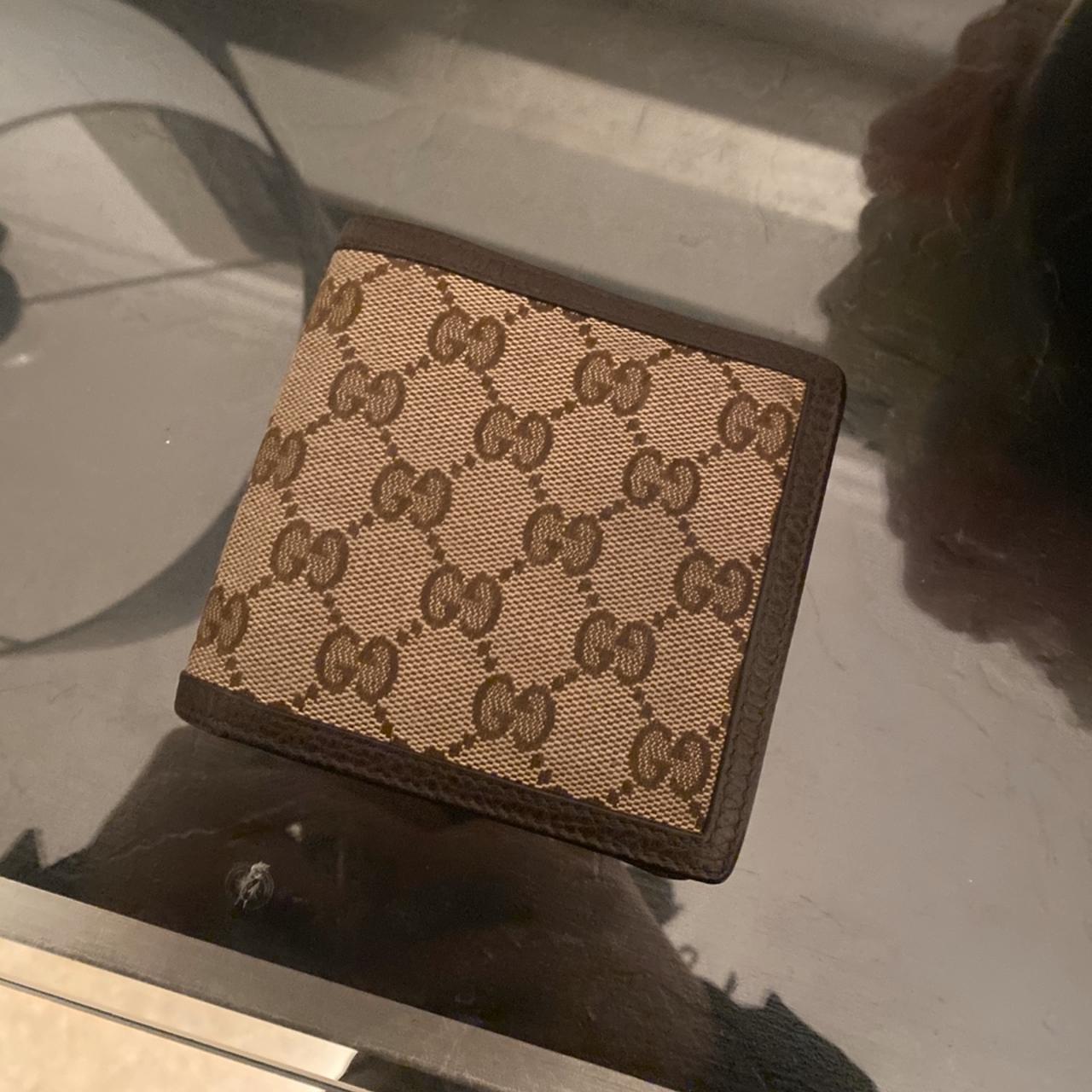 AUTHENTIC MENS GUCCI WALLET. OPEN TO OFFERS/CAN - Depop