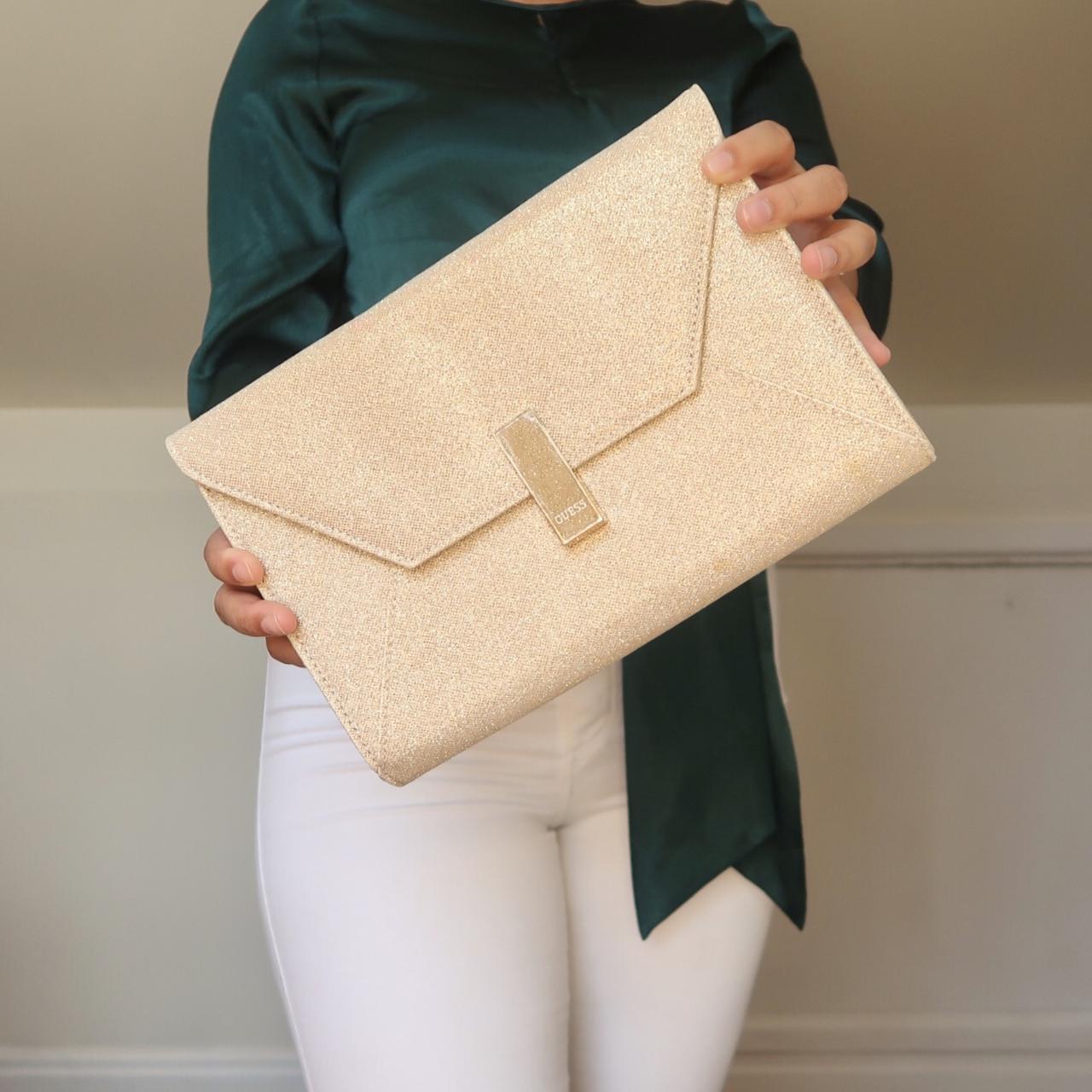 Guess gold online clutch