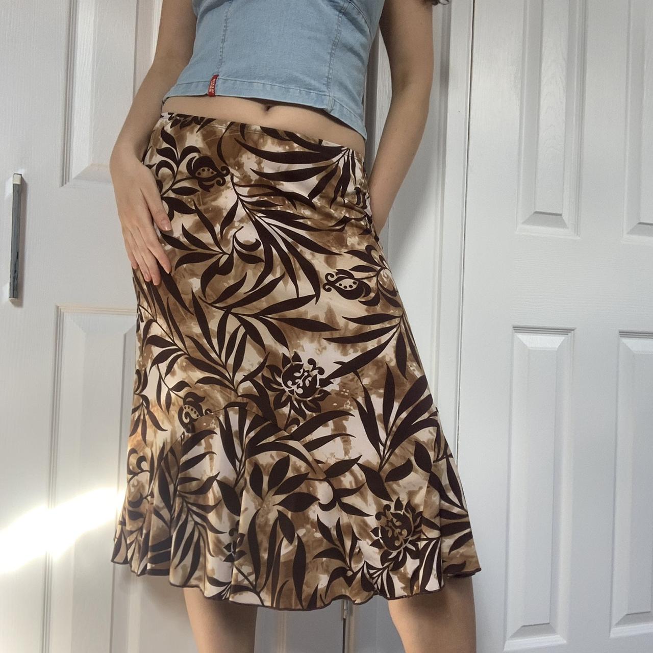 Beautiful vintage 90s 00s midi skirt in brown floral... - Depop