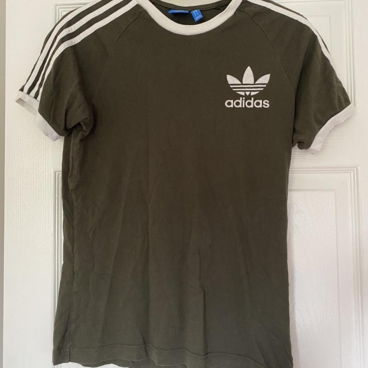 Adidas Men's Green and White T-shirt | Depop