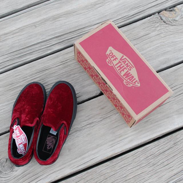 Vans velvet hot sale red