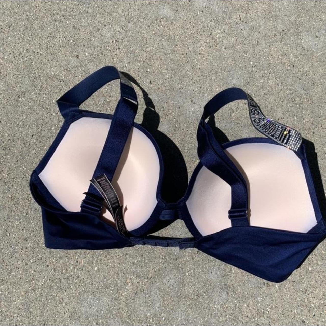 Navy blue Victoria's Secret bra in size 36DDD. Very - Depop
