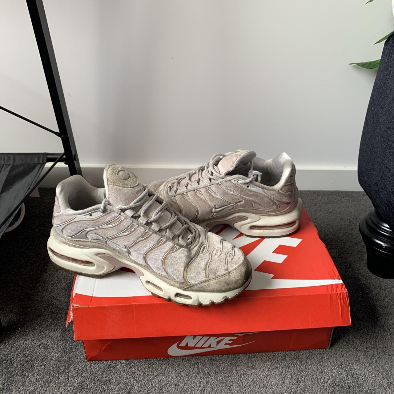 Grey discount velvet tns