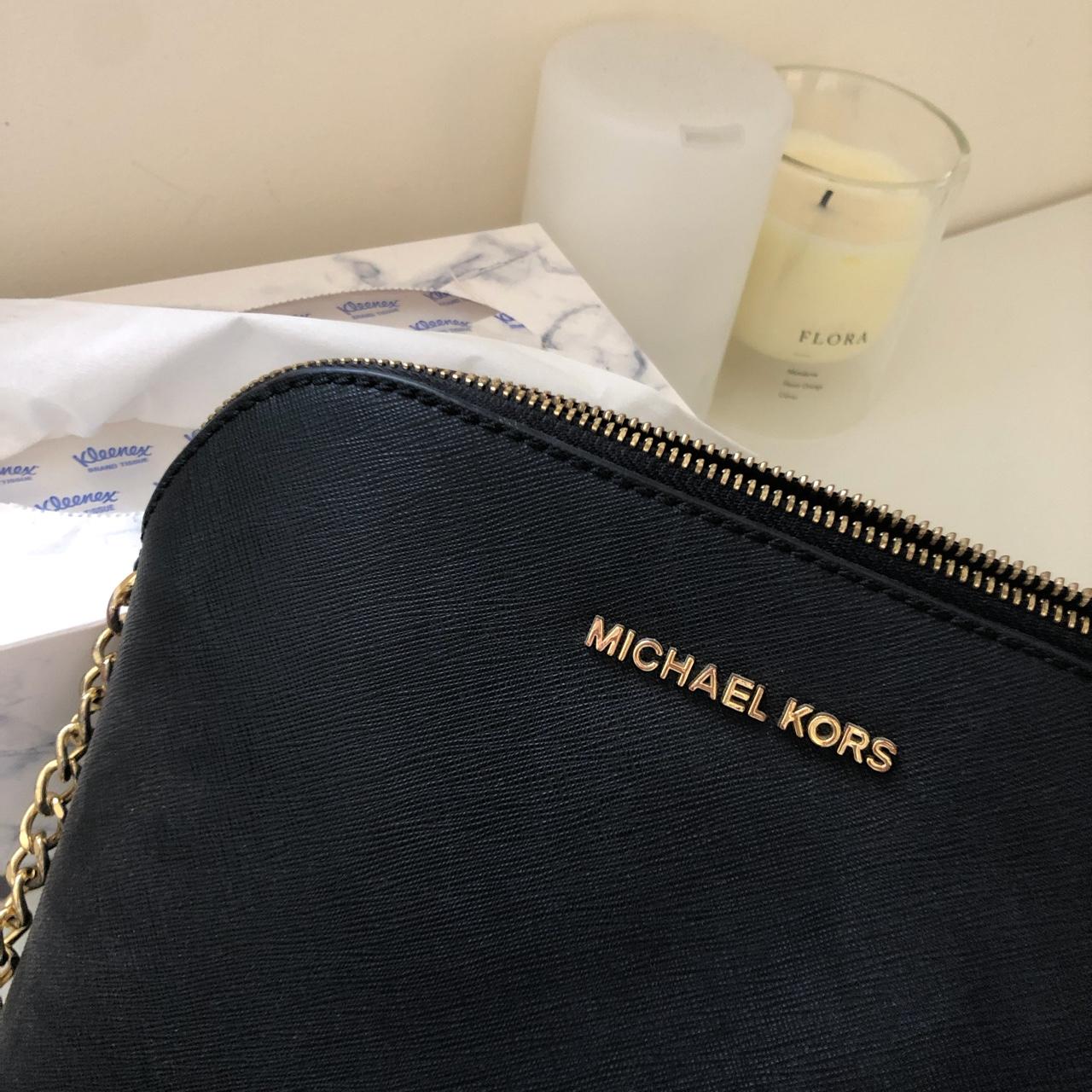 PM FOR SHIPPING} Authentic Michael Kors cindy dome - Depop