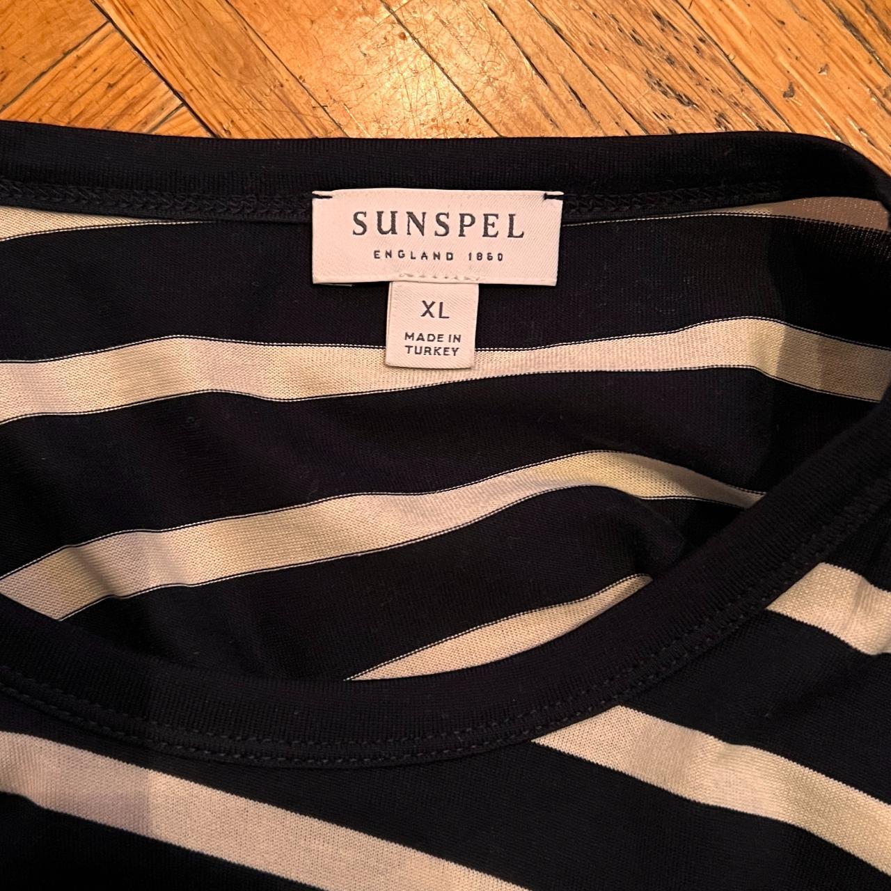 Product Image 3 - Sunspel England striped tee

Size XL

%100