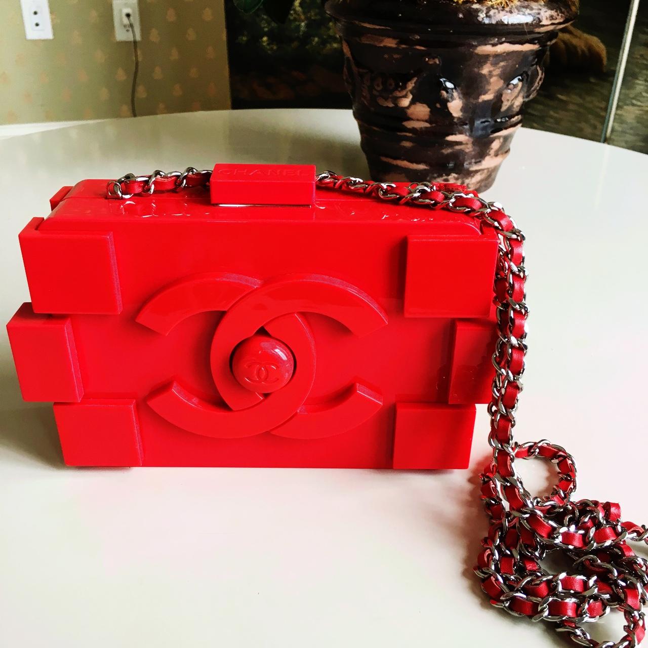 Pandora's Secret Box: It bags: Chanel lego clutch