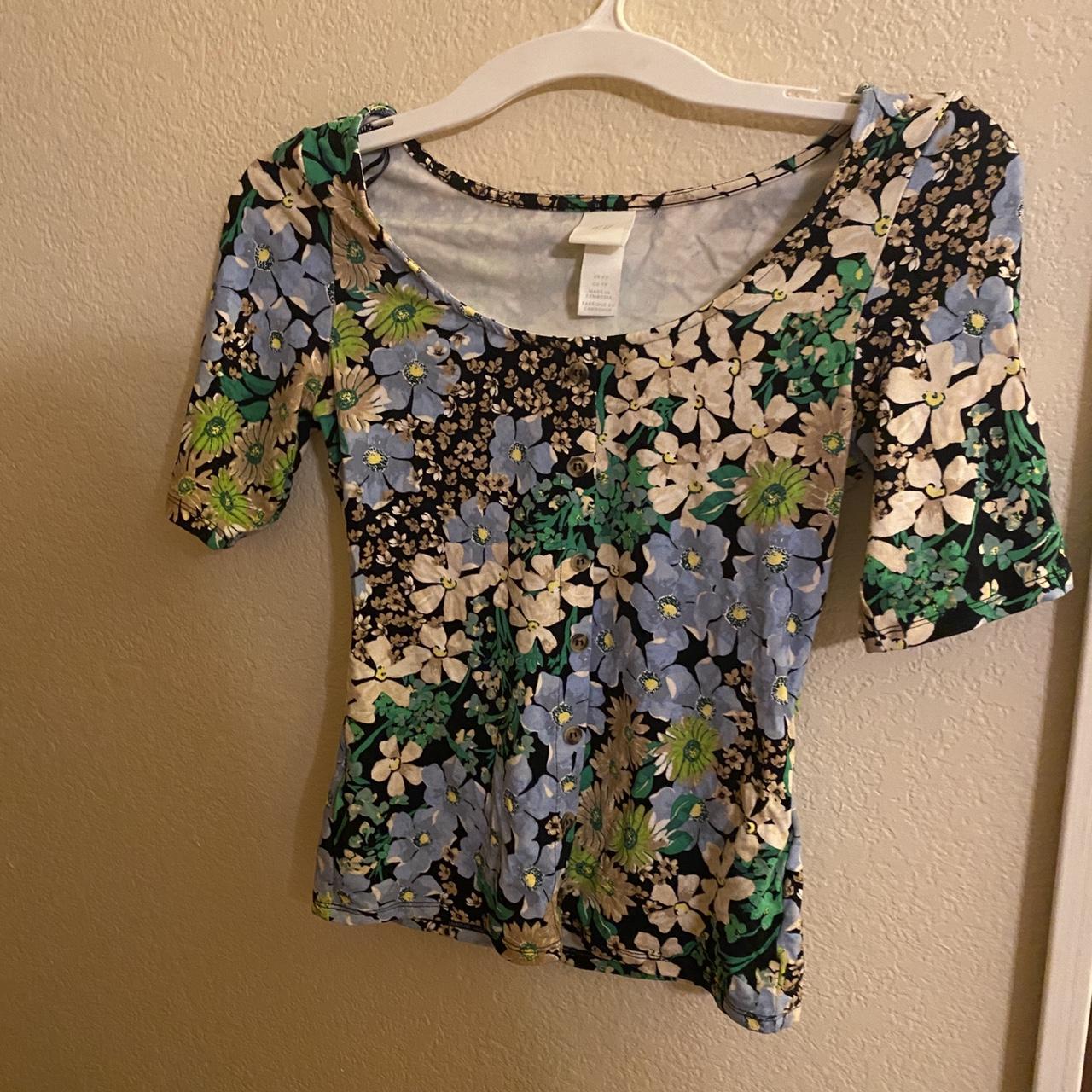 Flower blouse. H&M size xs. Pit to pit: 16... - Depop