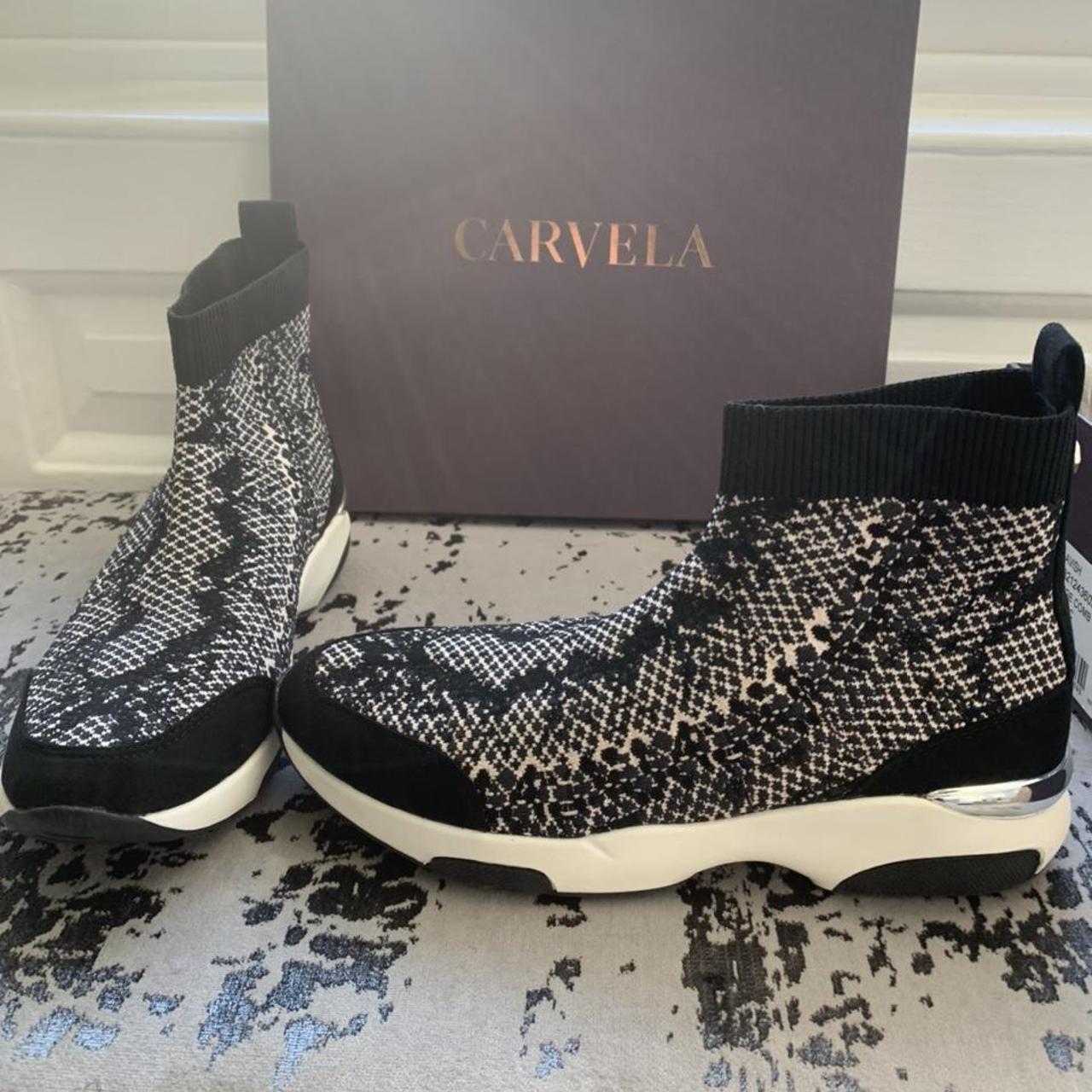 yeezy style trainers