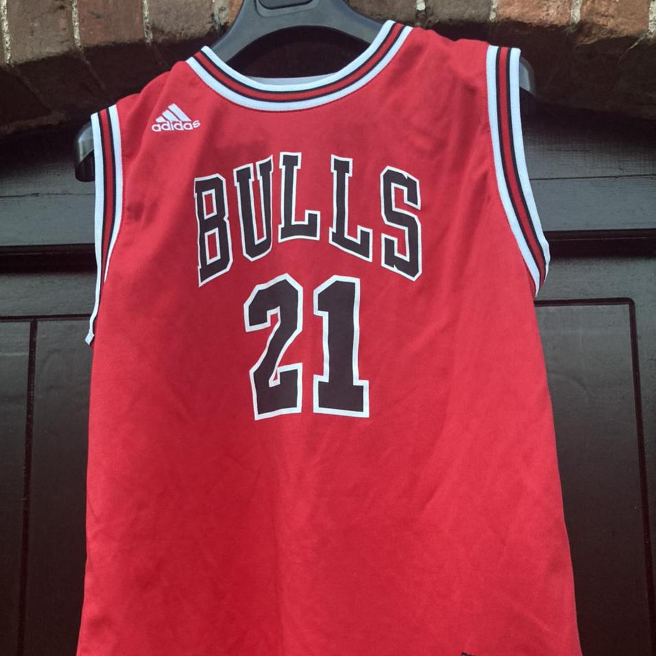 Adidas Chicago Bulls Butler 21 Jersey Large boys - Depop