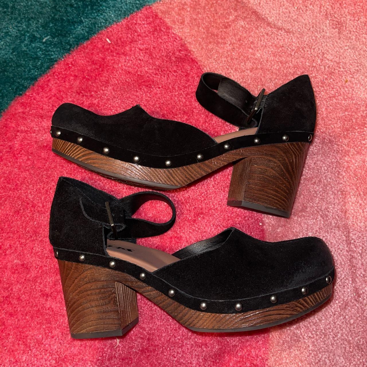 Korks Women's Black and Brown Clogs (2)