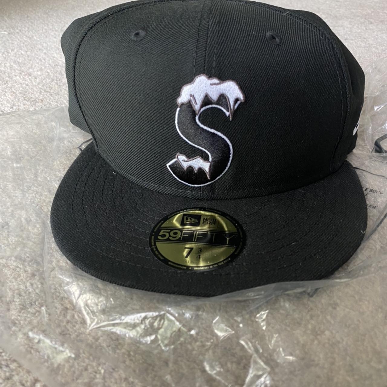 SUPREME x NEW ERA CAP , SIZE 7 3/4 (61.5cm...