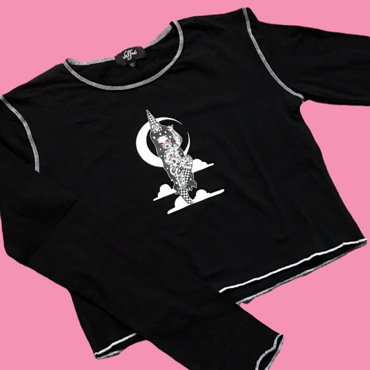 Valfre Women's Black and White T-shirt (2)