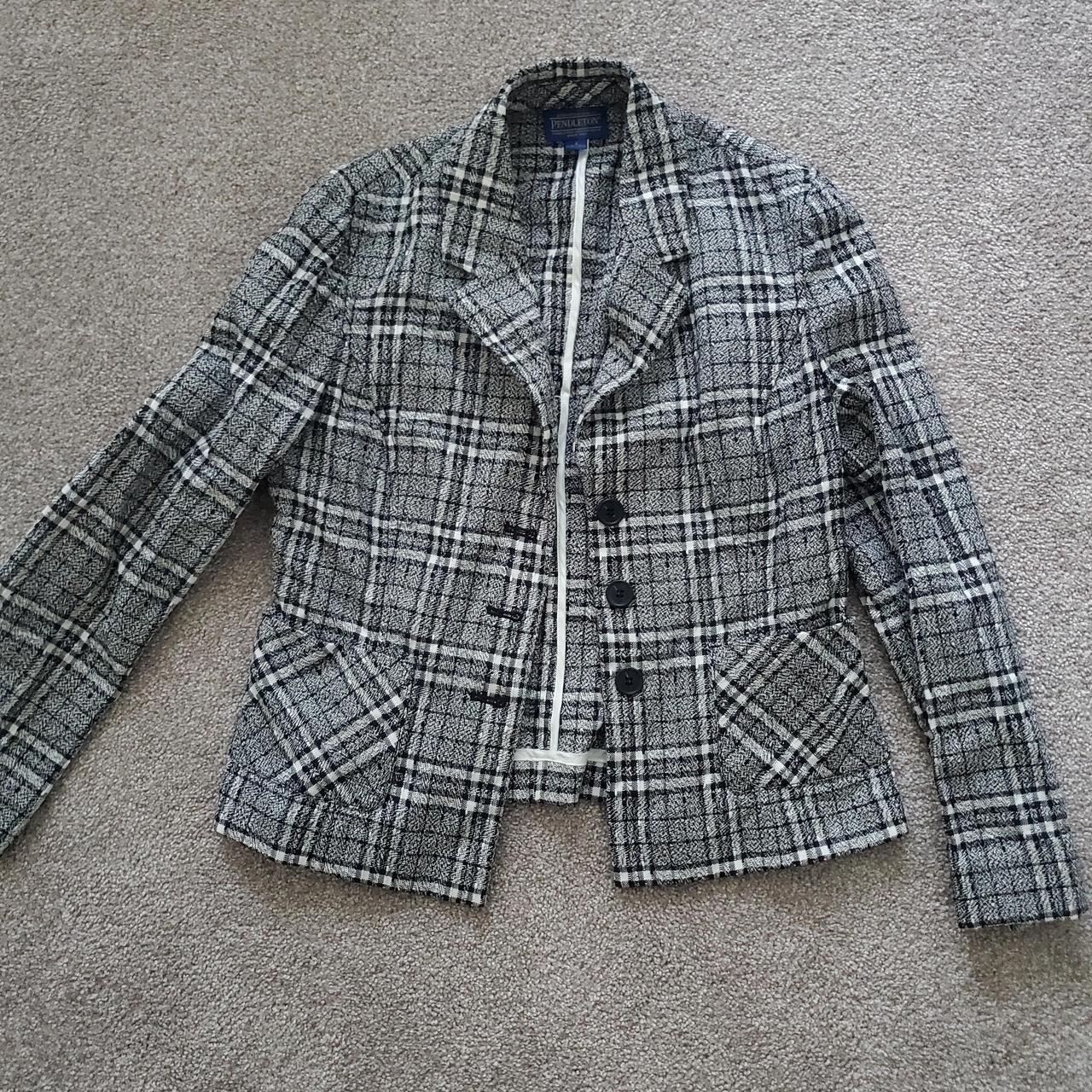 Pendleton Men's Black and Grey | Depop