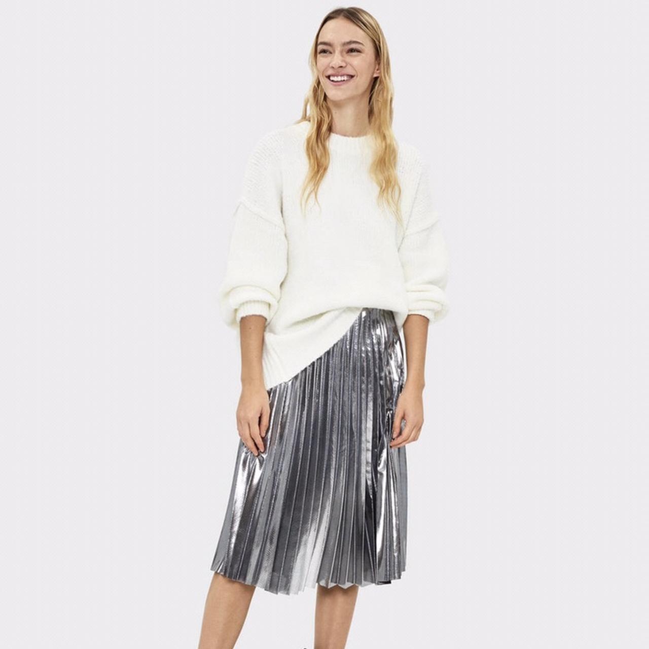 Pleated midi hotsell skirt bershka