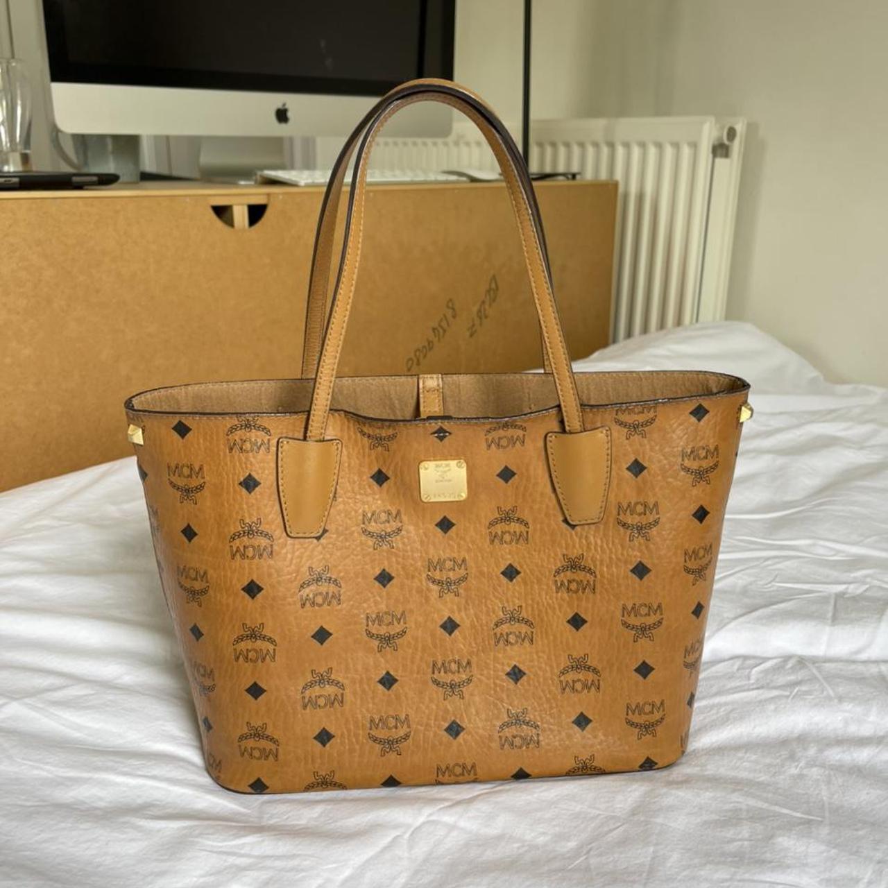 Fake mcm tote hotsell