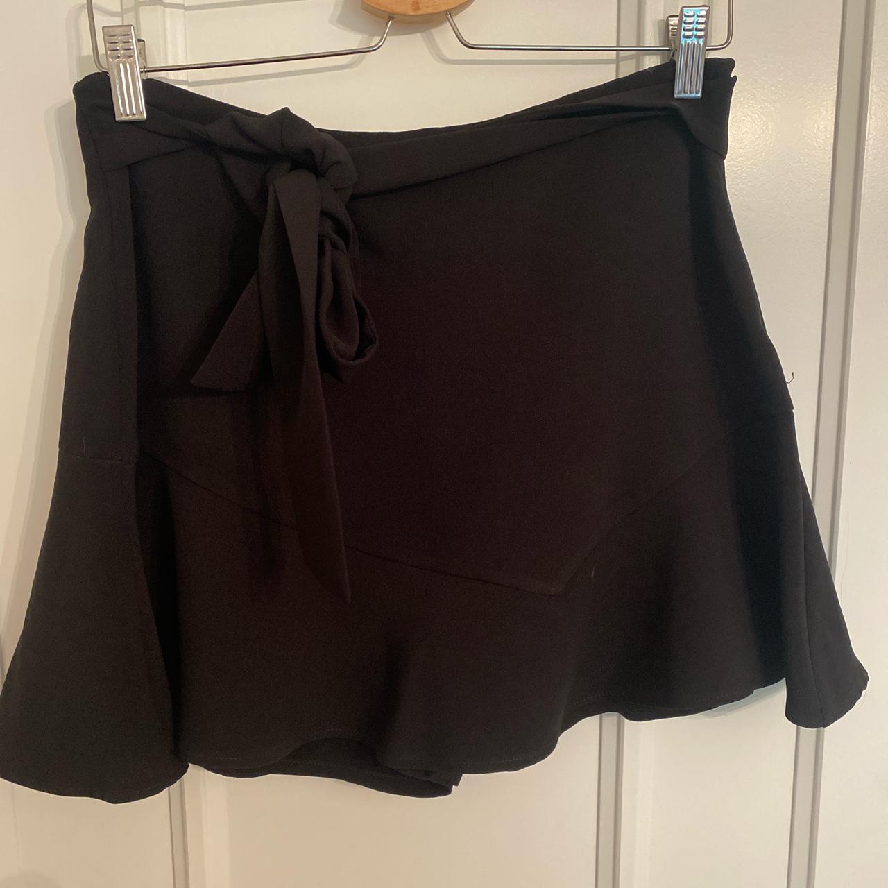 Black Zara mini skort with tie detail in a size... - Depop