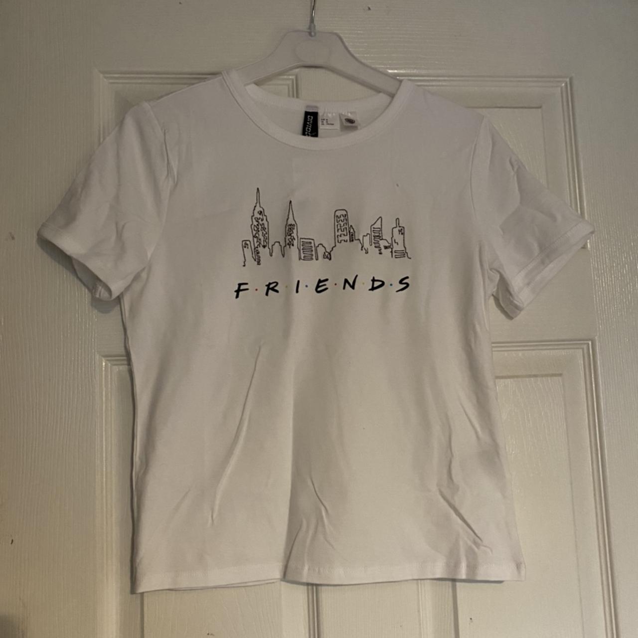 H&M white Friends New York skyline