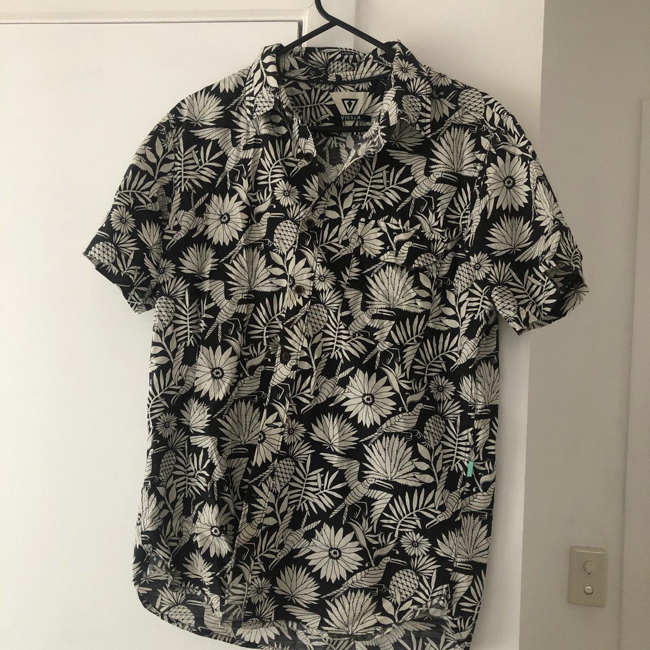 Vissla men’s shirt Size medium Worn a couple of times - Depop