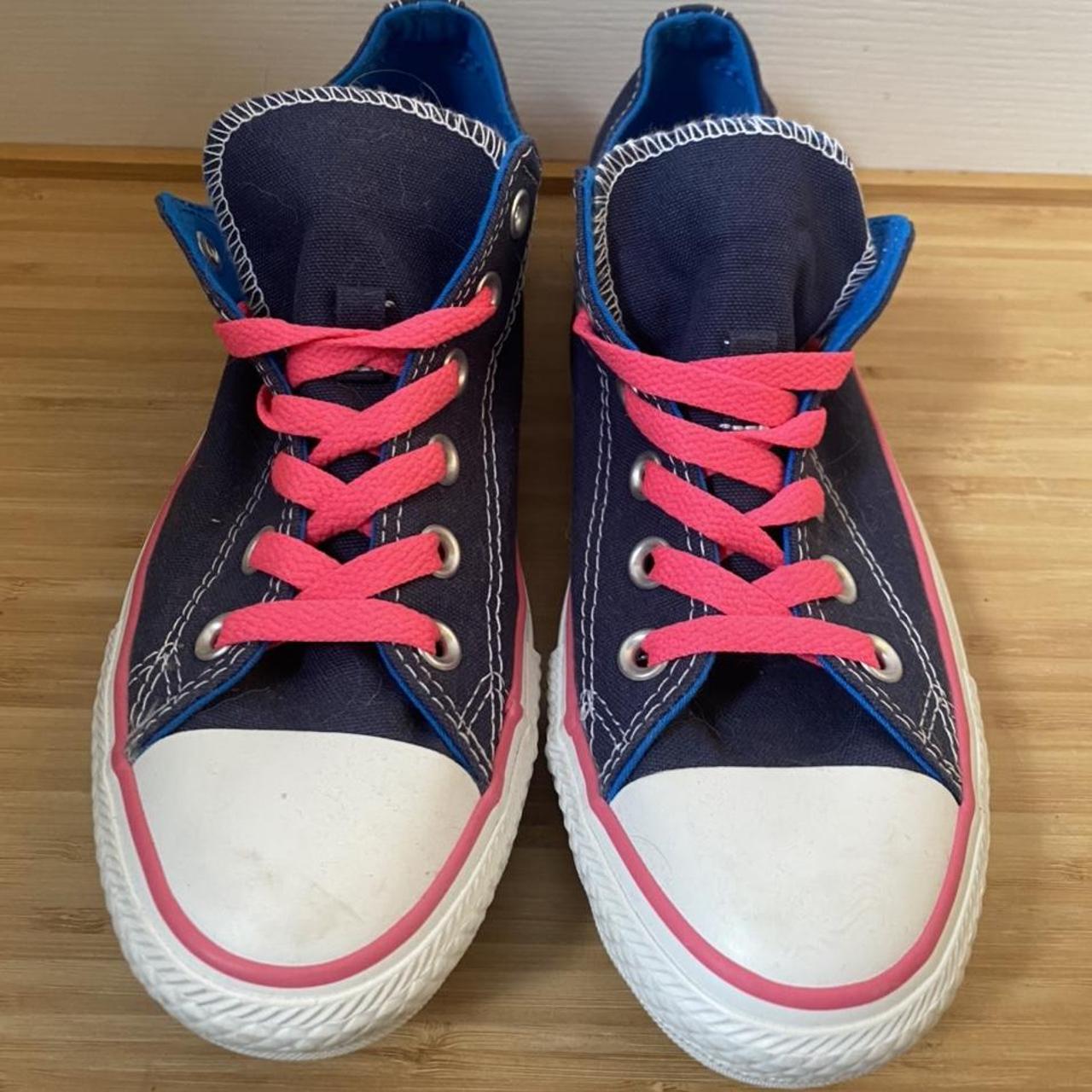 Navy blue best sale and pink converse