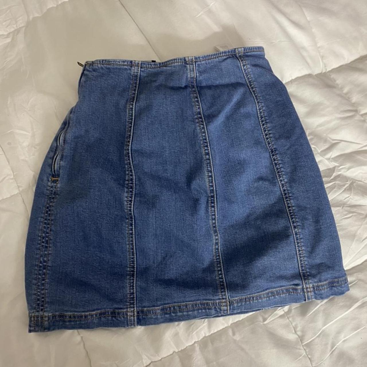 KENDALL + KYLIE Women's Skirt | Depop