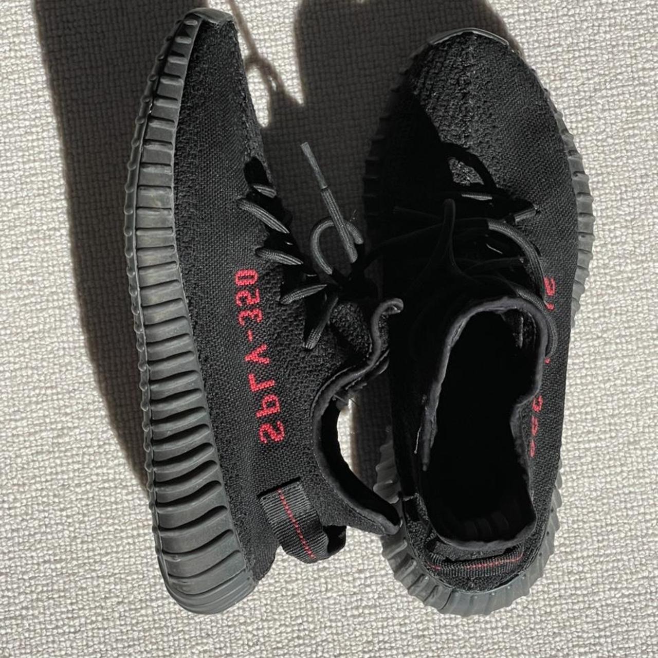 yeezy boost 350 v2 footlocker