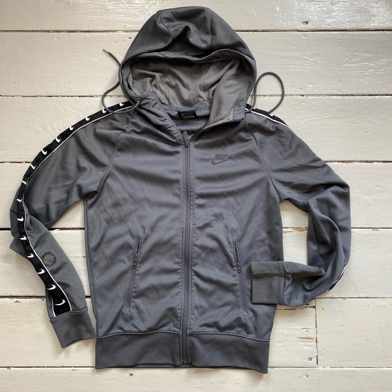 nike repeat swoosh hoodie