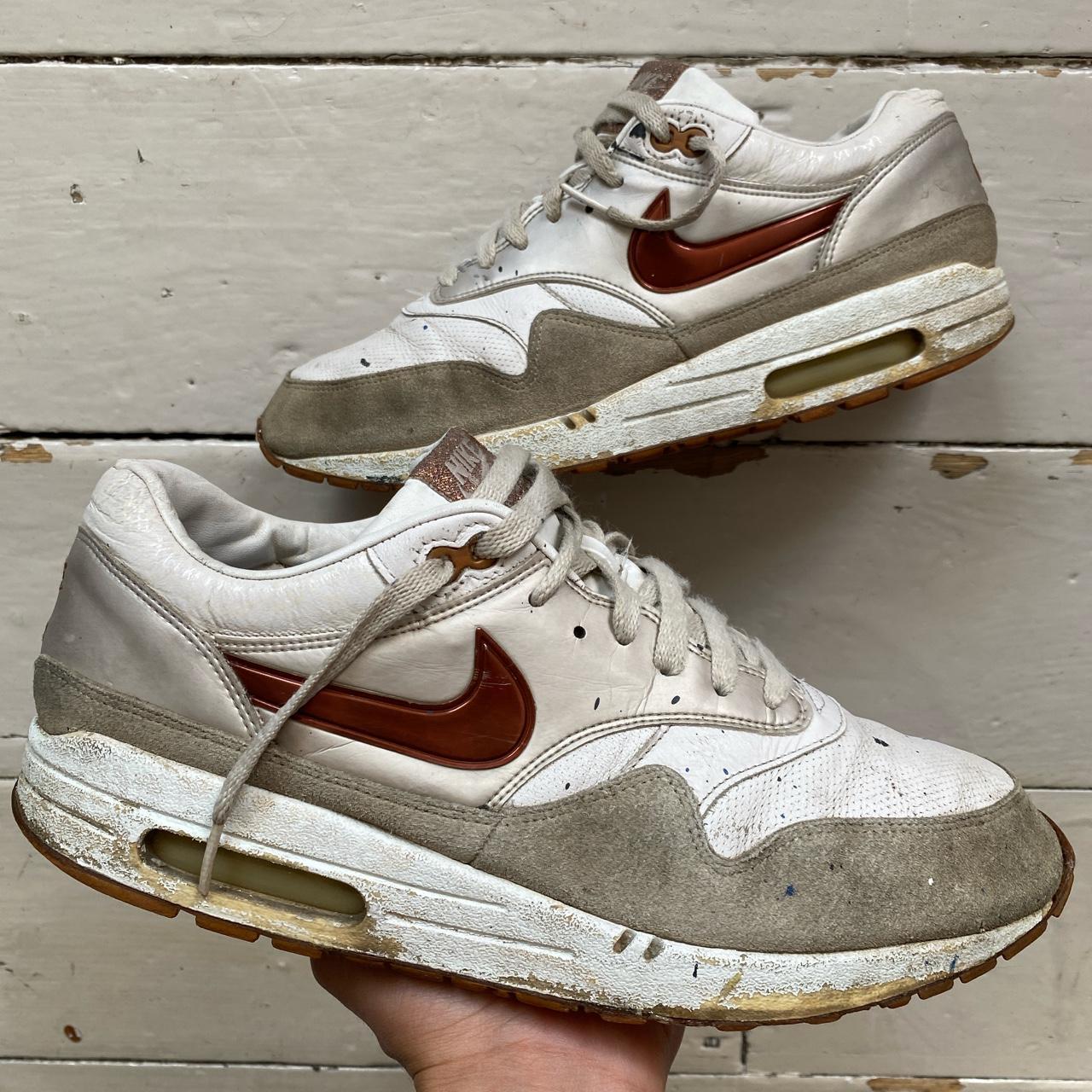 Air max store 1 bronze medal