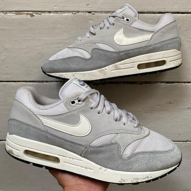 Vast grey hotsell air max 1