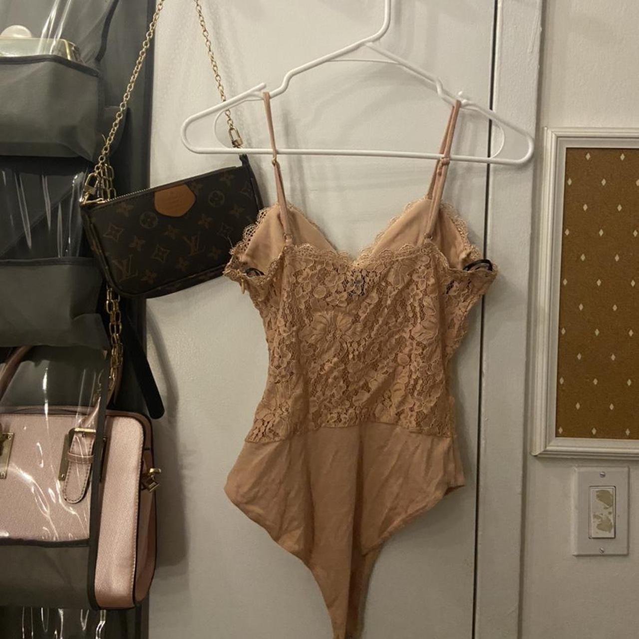 Forever 21 lace body suit Very cute and perfect for