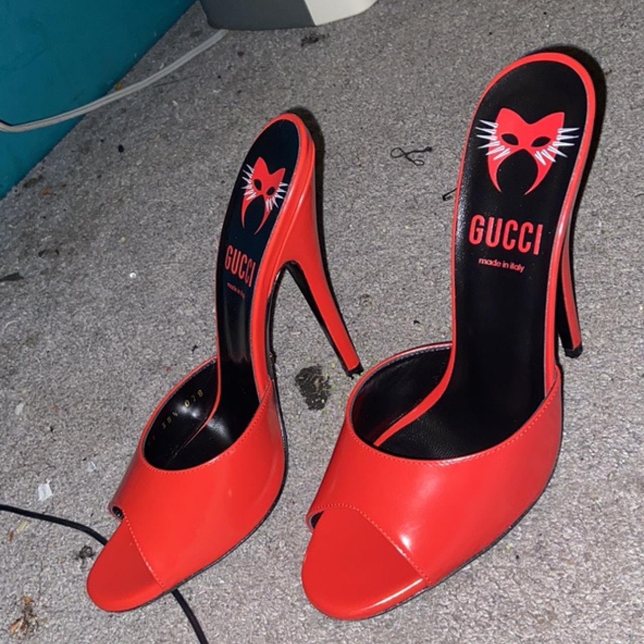 Regent by Gucci . Heron Red baby doll slide heels