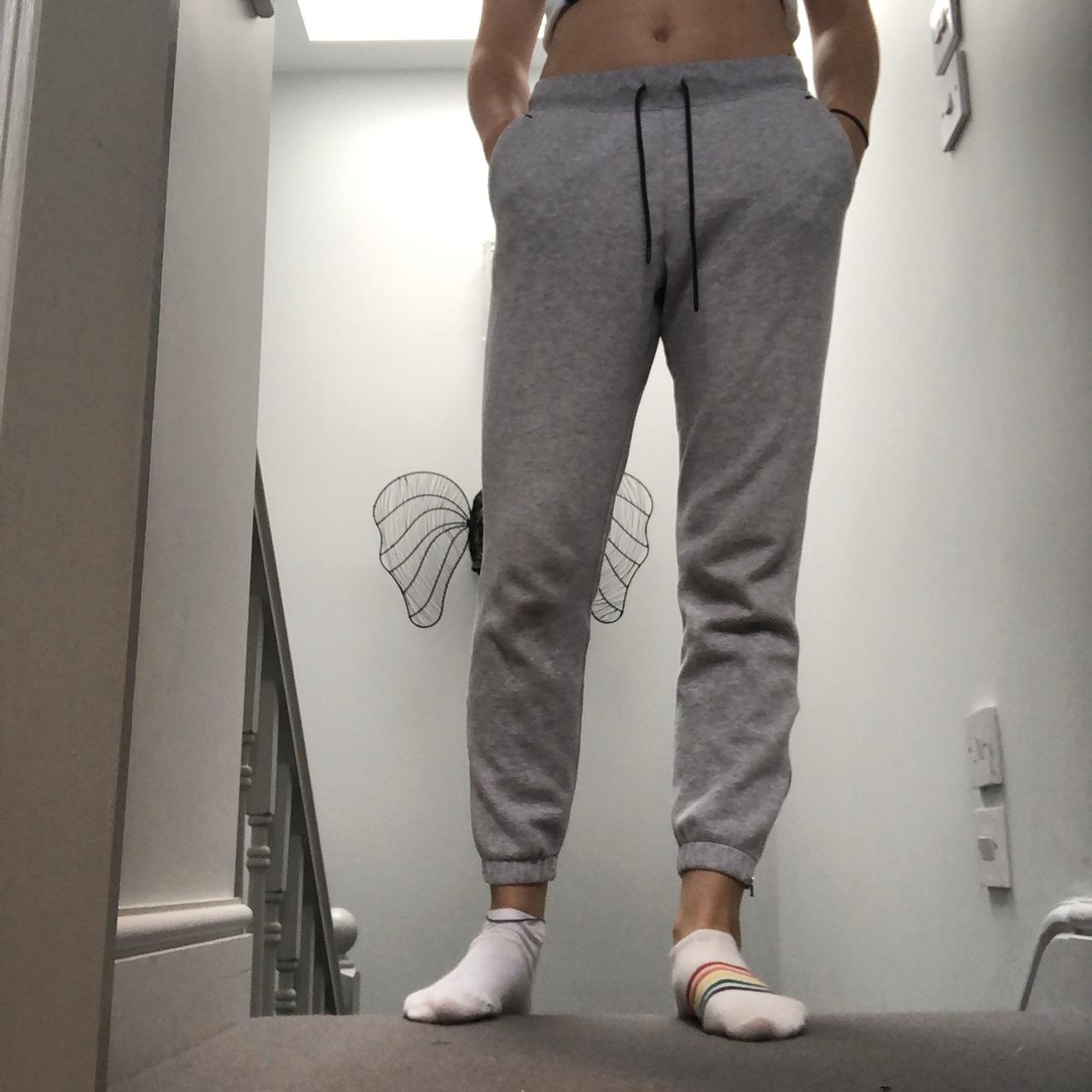 UNIQLO Men's Jogger Sweat Pants - Light Gray, Women's Fashion, Bottoms,  Other Bottoms on Carousell