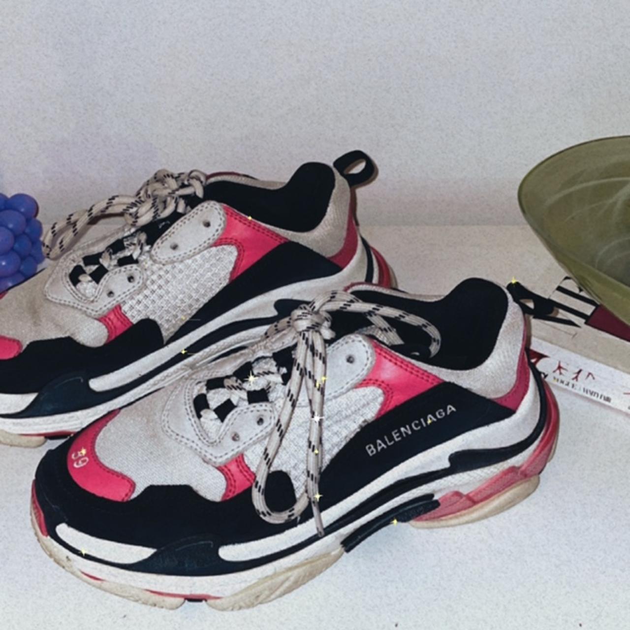 Balenciaga triple s on sale pink white black