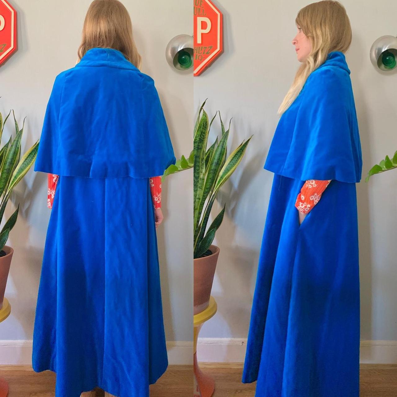 Gorgeous 1950s 60s sapphire blue velvet opera coat... - Depop