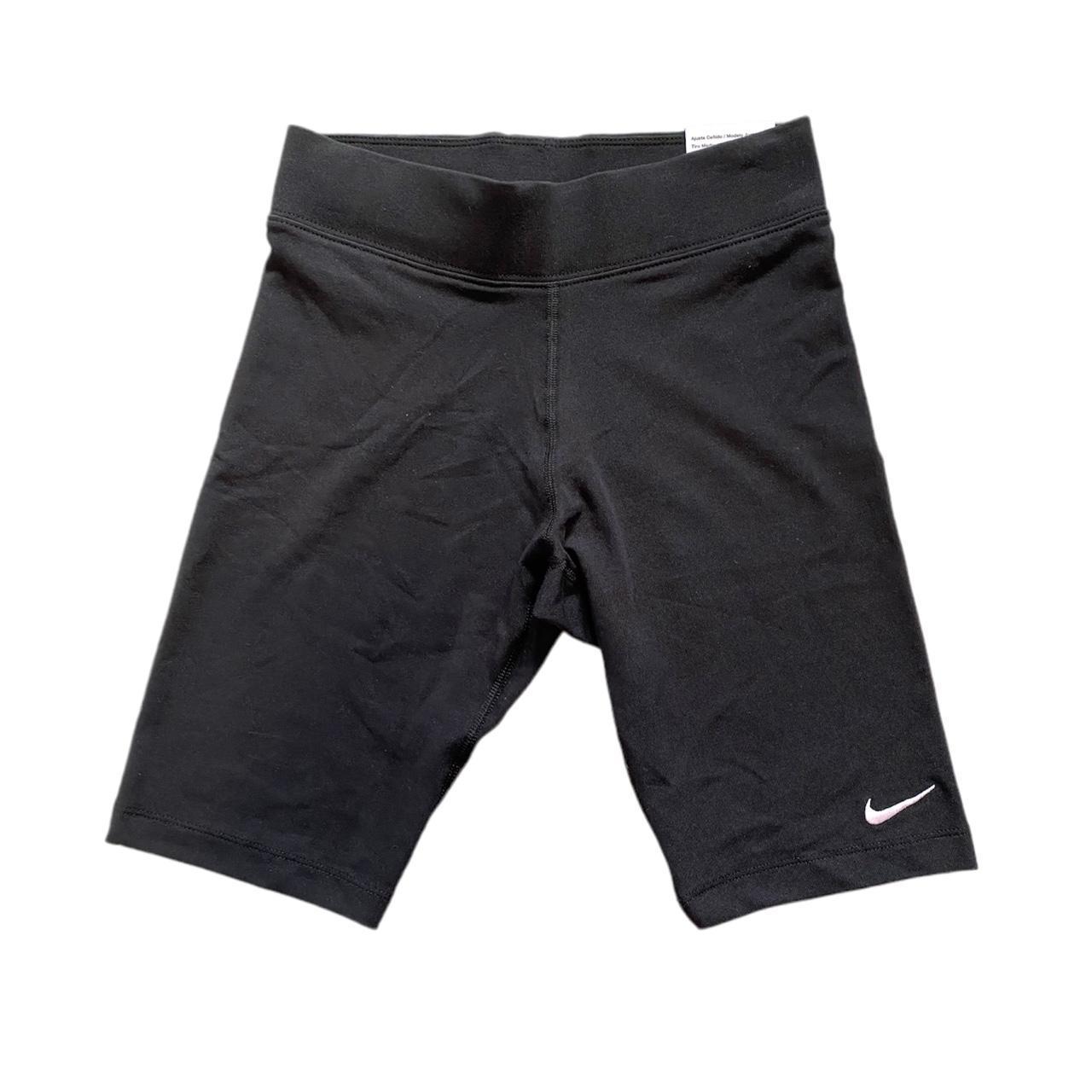 Nike Women's Black and White Shorts Depop