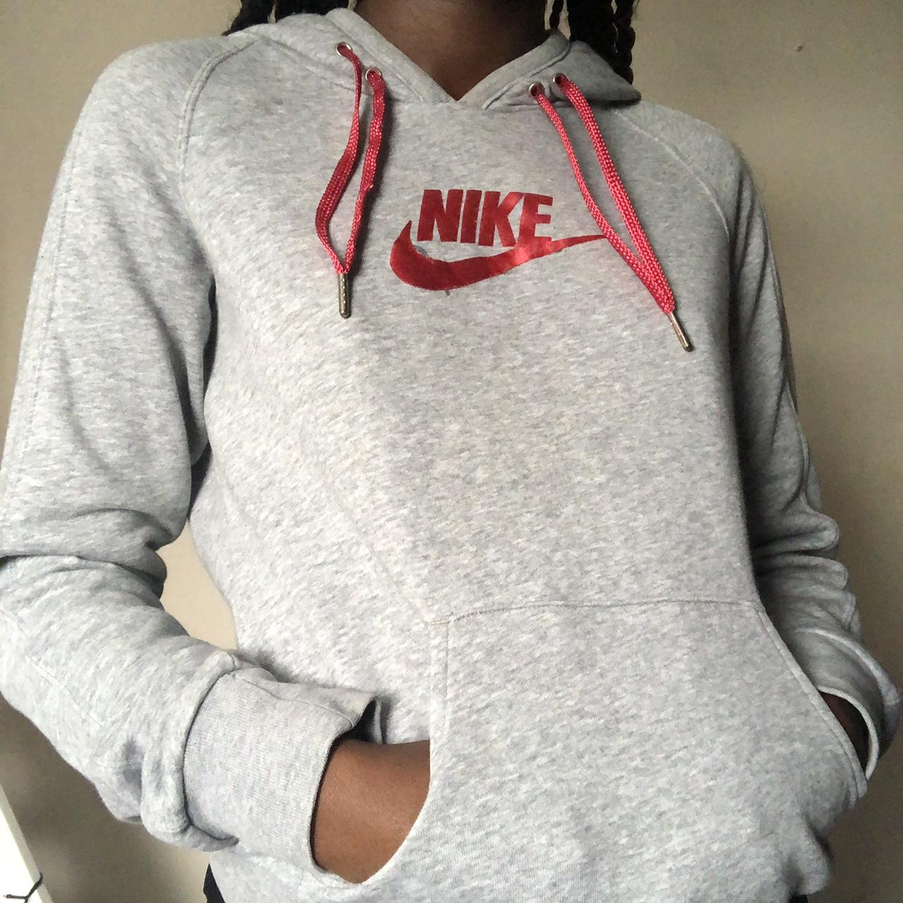 Cute grey and pink Nike hoodie Good condition Size