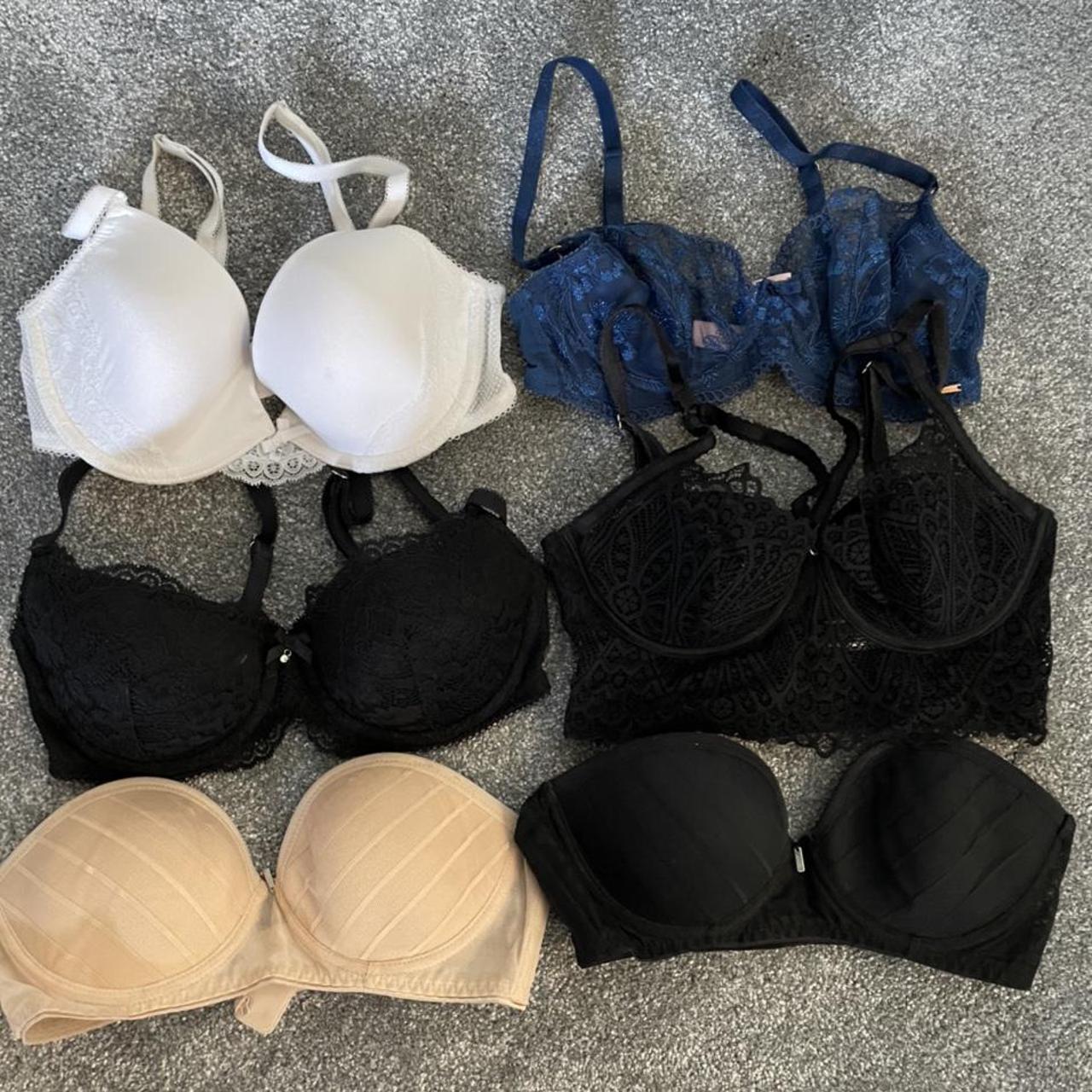 6 immaculate bras (3 new), Size 28c - 30d, Boux