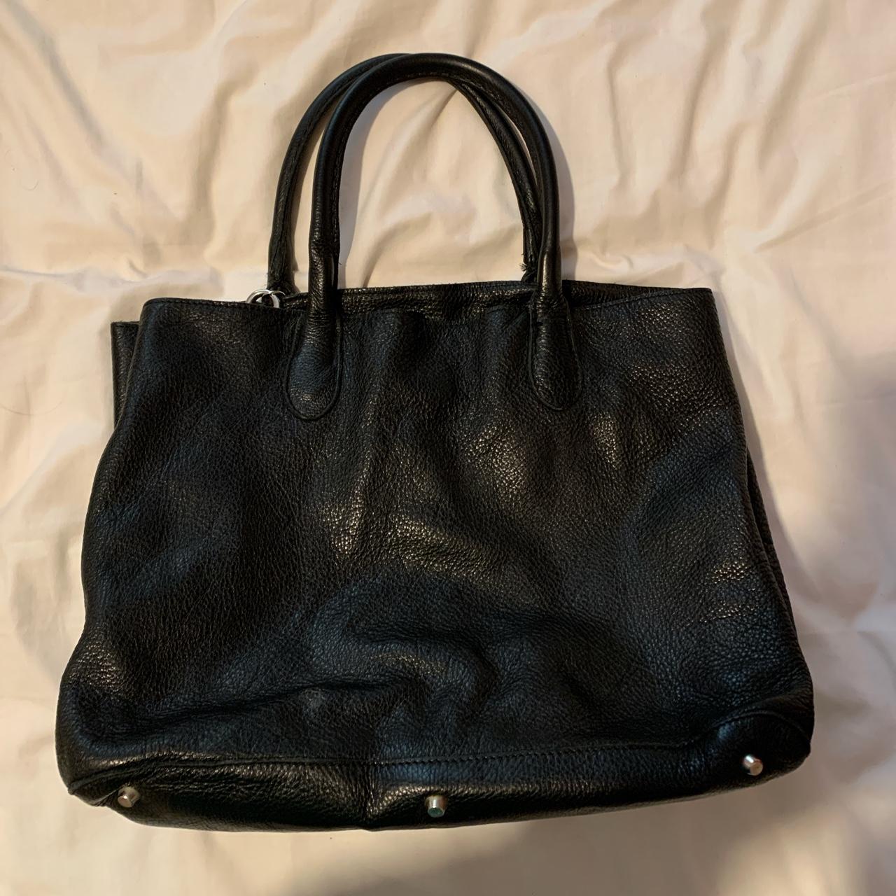 Black leather bag from Roots. Lots of compartiments... - Depop