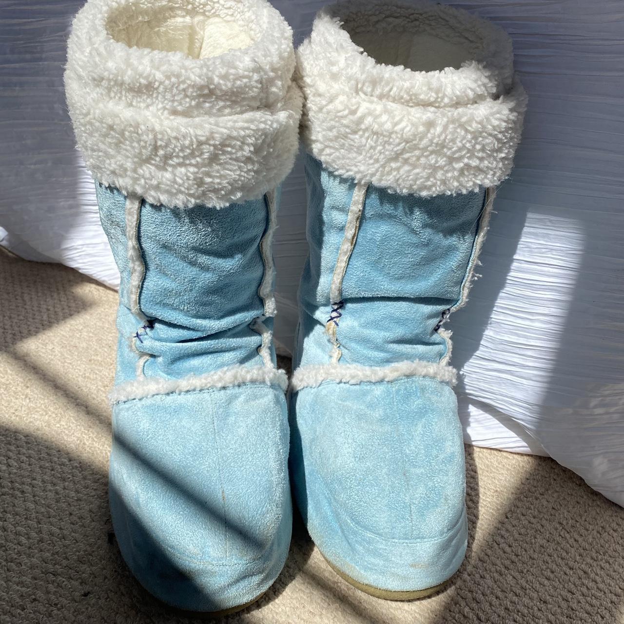 Rare O’Neill baby blue moon boots. Size 6, tight fit... Depop