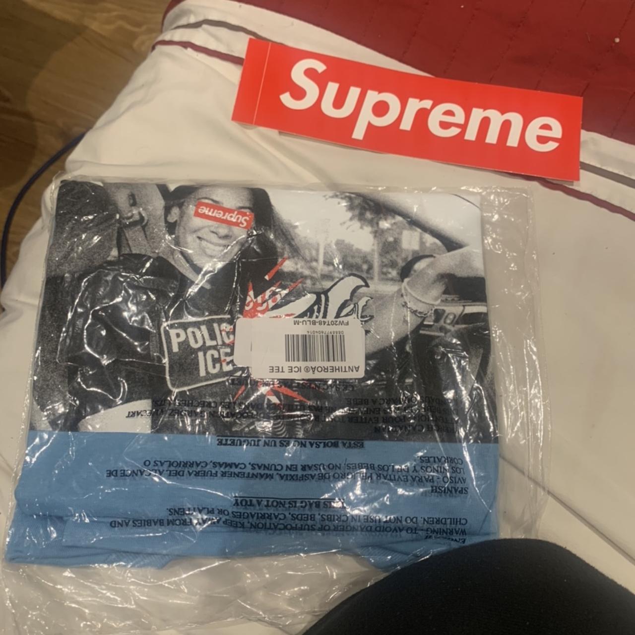 Supreme “Blocked” Hoodie from FW 17 😳 •Size: - Depop