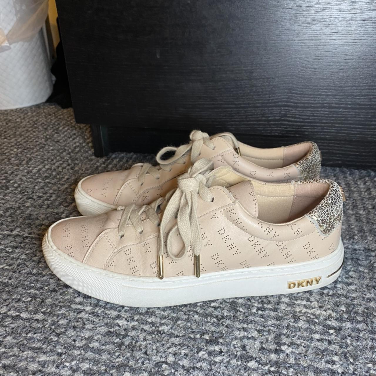 WOMENS DKNY TRAINERS ONLY BEEN WORN A HAND FULL OF