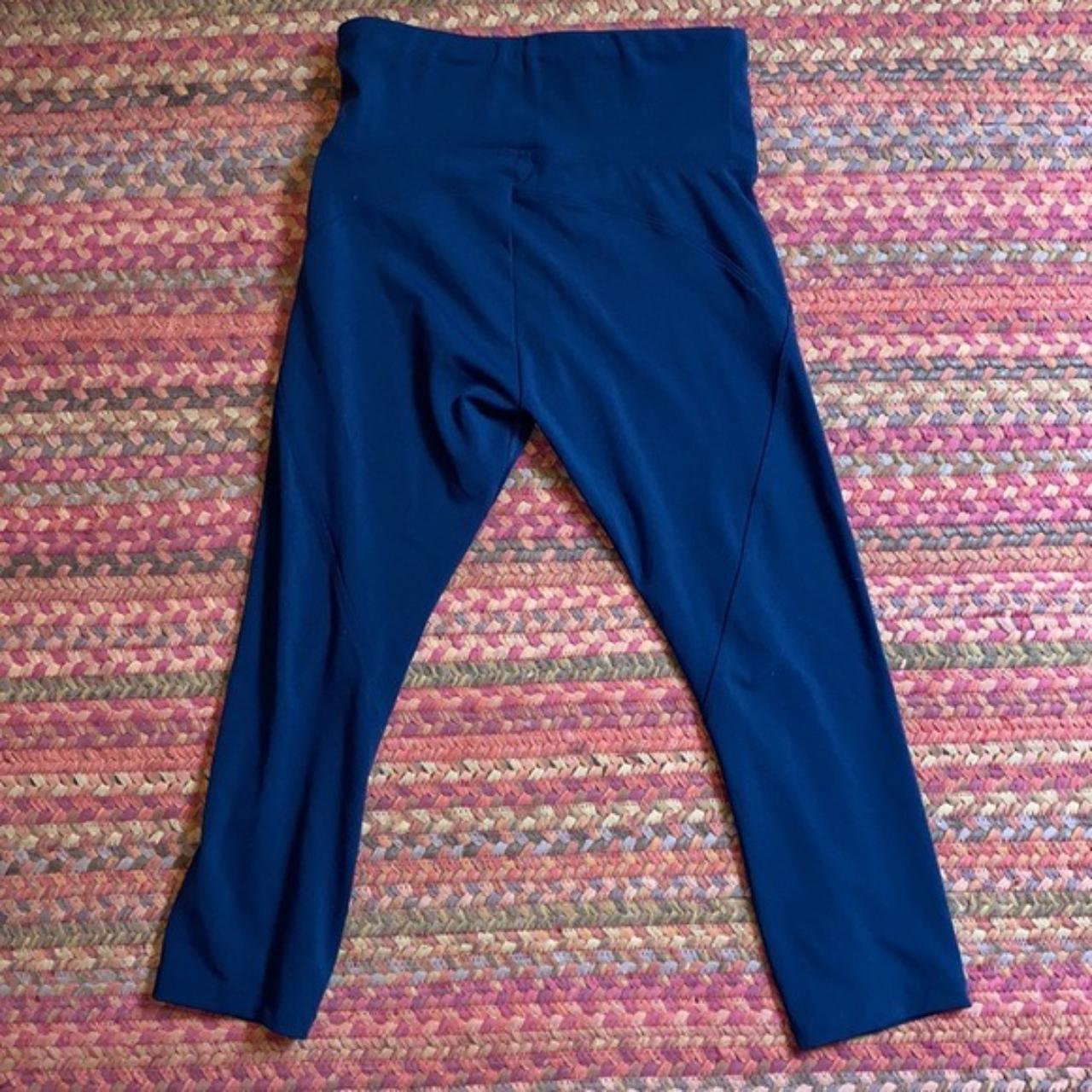 LORNA JANE NAVY CROP LEGGINGS New without tags.... - Depop