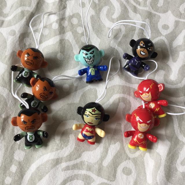 Kinder egg best sale justice league