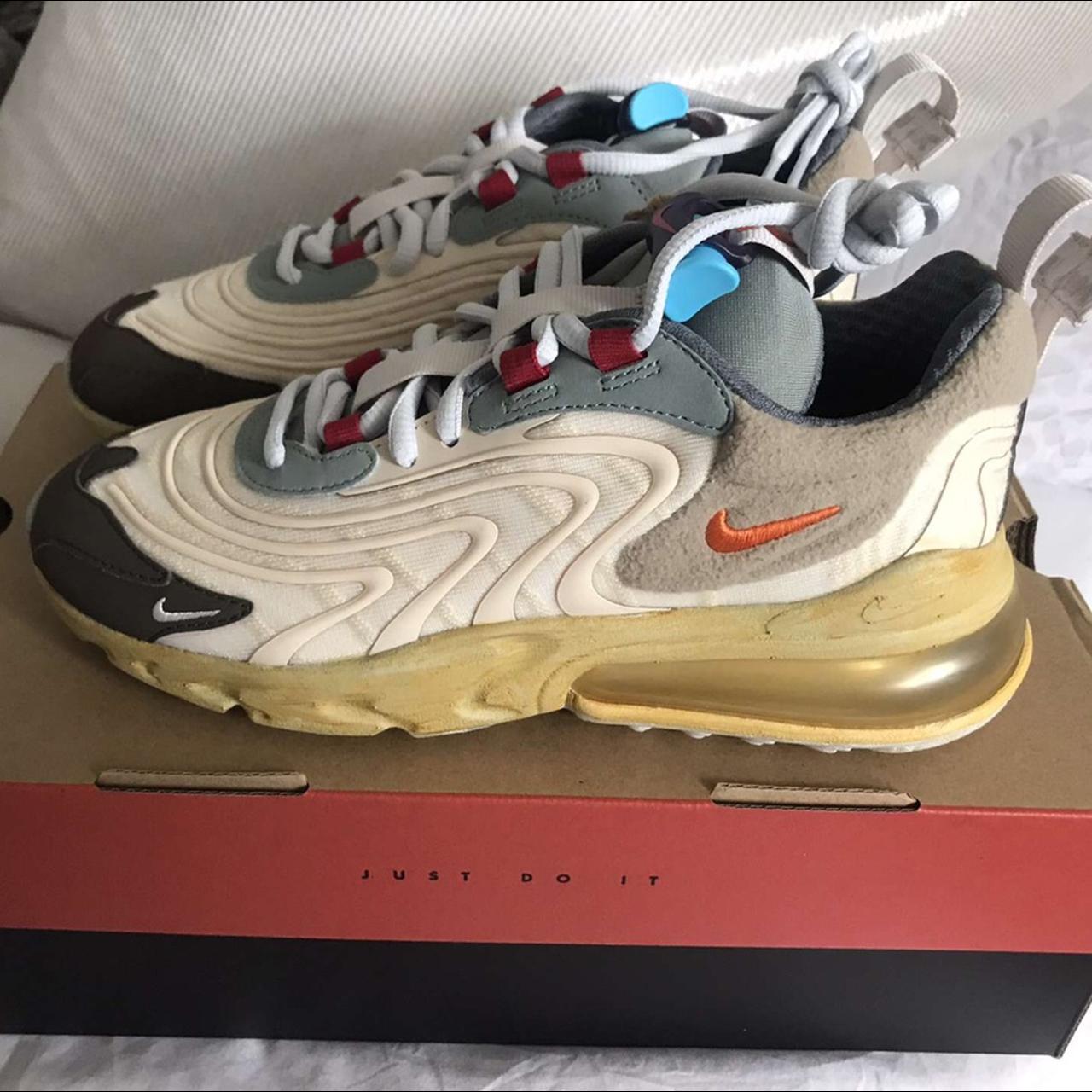 nike react 270 travis